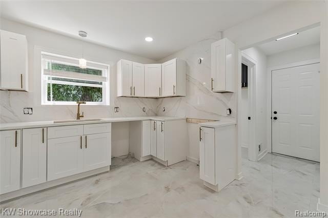 Welcome to this beautifully maintained home nestled in the heart - photo 16