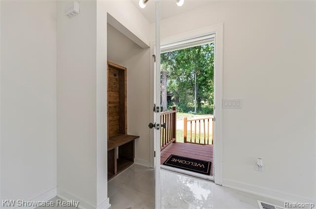 Welcome to this beautifully maintained home nestled in the heart - photo 21