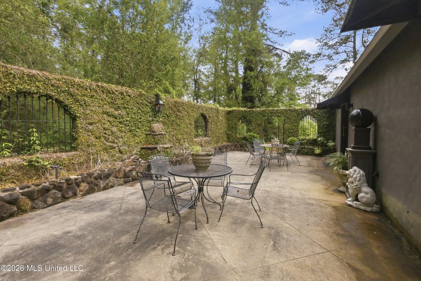 Luxury Restaurant - Event Venue - Hospitality Investment - photo 29