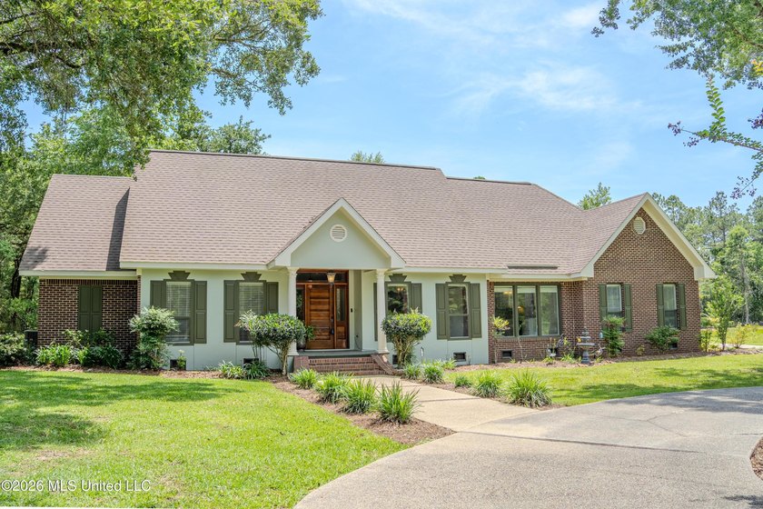 LUXURY ESTATE situated on 1.3+/- acres, offering PRIVACY - photo 2