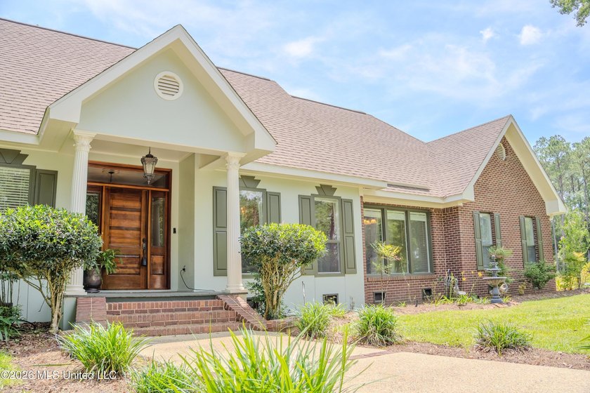LUXURY ESTATE situated on 1.3+/- acres, offering PRIVACY - photo 3