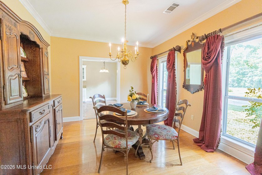 LUXURY ESTATE situated on 1.3+/- acres, offering PRIVACY - photo 7