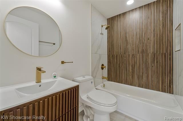 Welcome to this beautifully maintained home nestled in the heart - photo 42