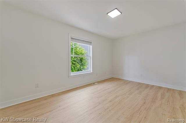 Welcome to this beautifully maintained home nestled in the heart - photo 44