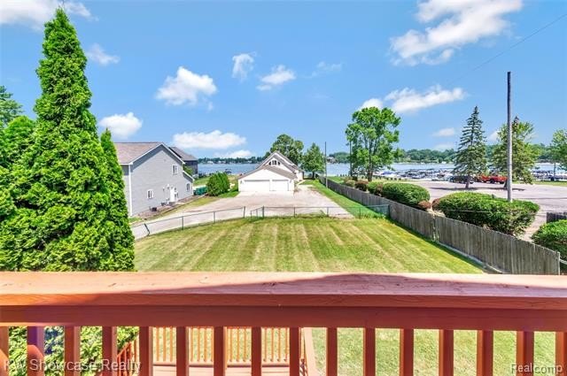 Welcome to this beautifully maintained home nestled in the heart - photo 48