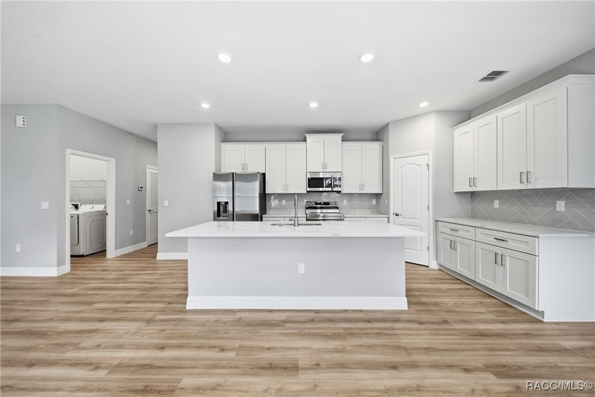 BEAUTIFUL 2025 NEW BUILD with 4 BEDROOMS 3 BATHROOMS + 3 Car - photo 2