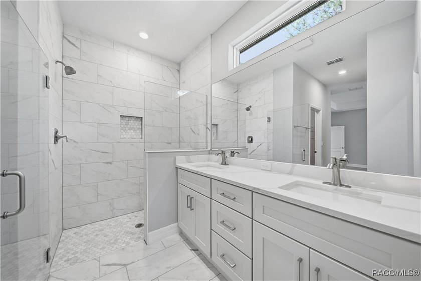 BEAUTIFUL 2025 NEW BUILD with 4 BEDROOMS 3 BATHROOMS + 3 Car - photo 7