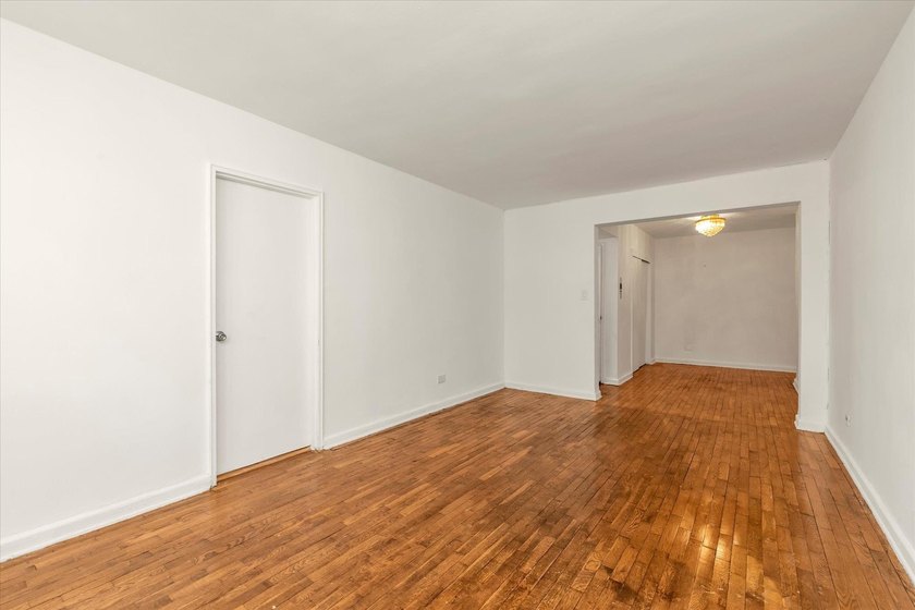 Welcome to this oversized junior four co-op located in the heart - photo 5