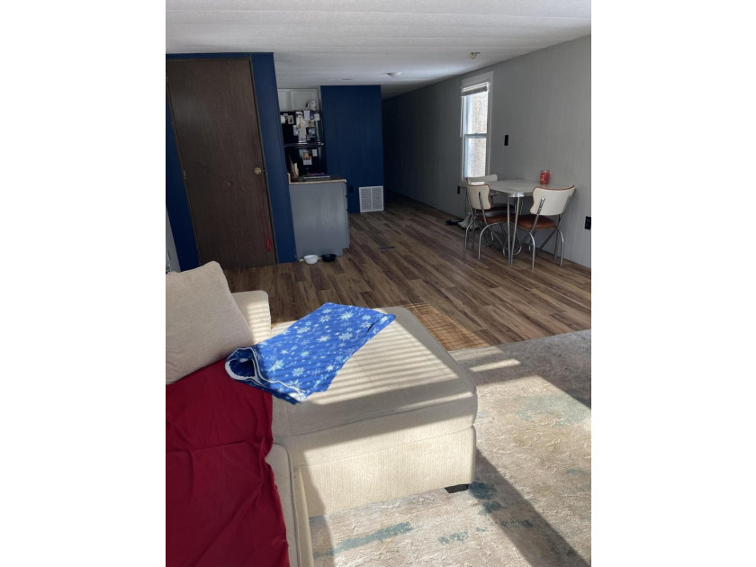 Affordable Kittery mobile home situated within minutes to I-95 - photo 5