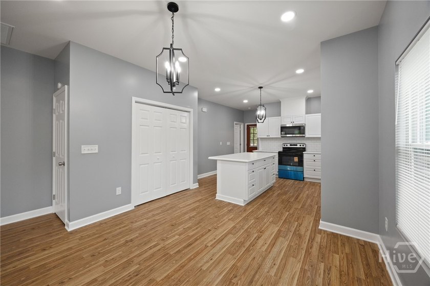 This stunning new construction 4BR/2BA custom crafted bungalow - photo 8