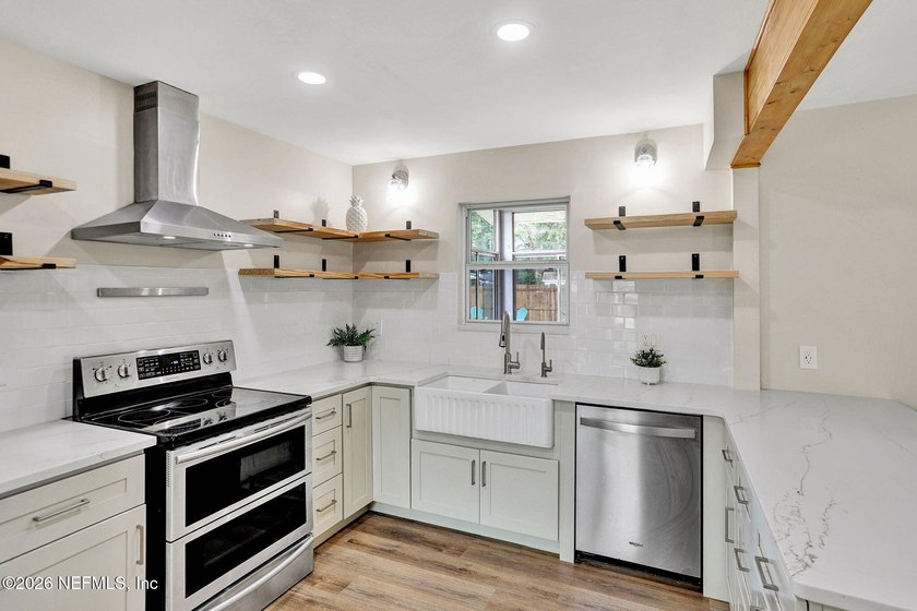 Step inside 2178 Aztec Drive West .This four-bedroom - photo 10