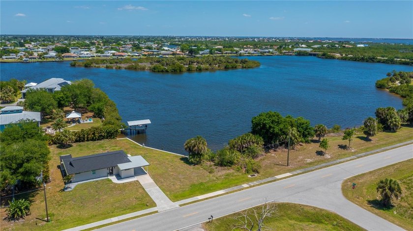 Experience the ultimate in SERENE saltwater lake living with one - photo 38