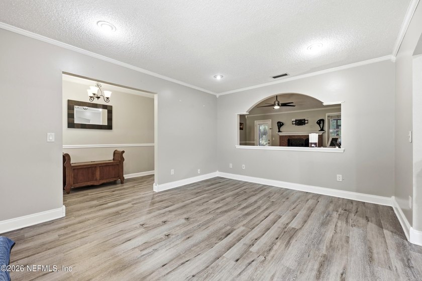 Welcome home to this beautifully maintained all-brick 3-bedroom - photo 17