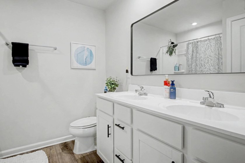 Welcome to your next home or investment opportunity! This - photo 18