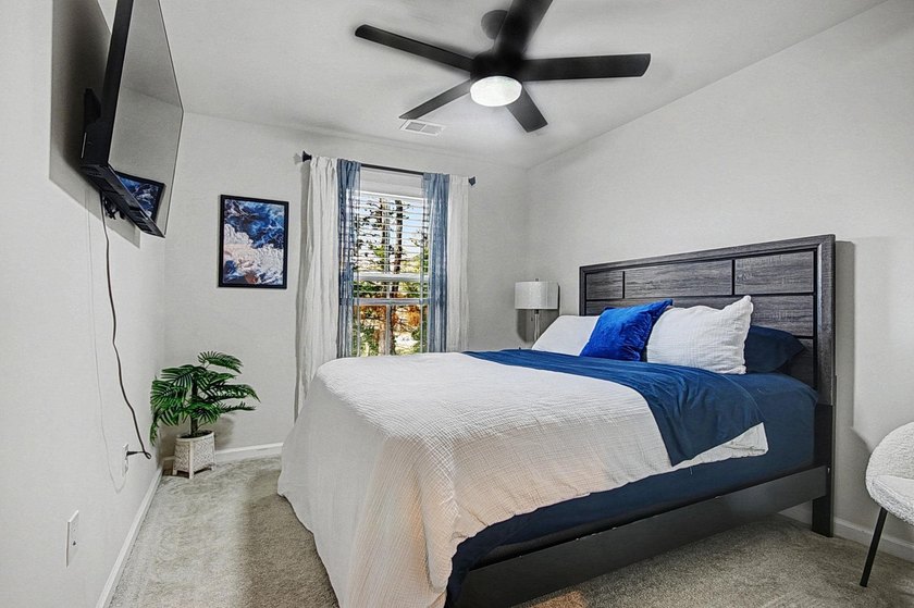 Welcome to your next home or investment opportunity! This - photo 20