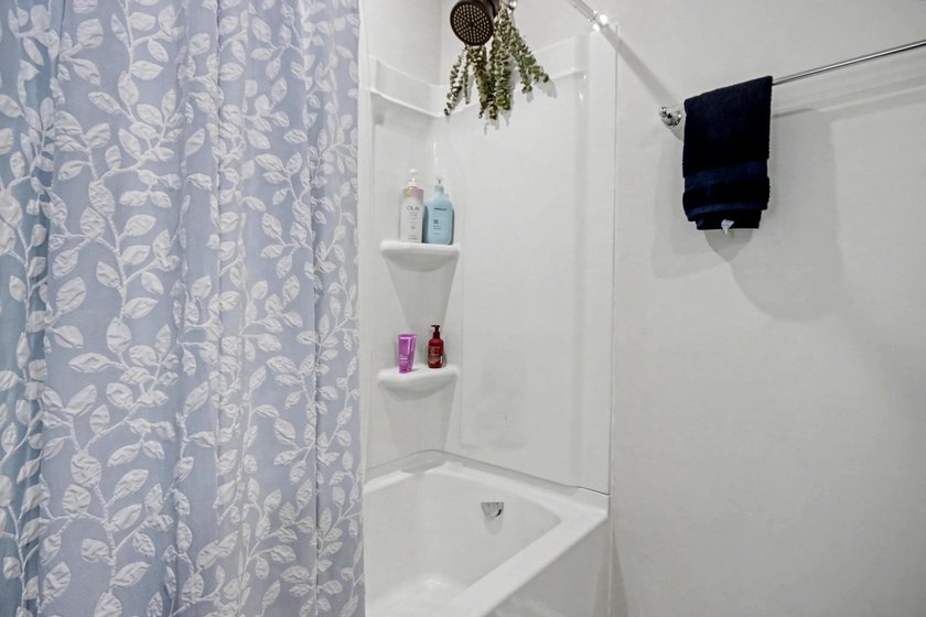 Welcome to your next home or investment opportunity! This - photo 23