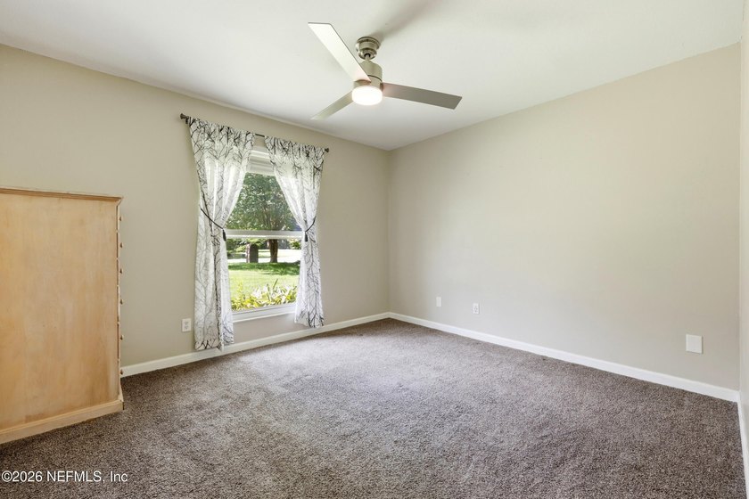 Welcome home to this beautifully maintained all-brick 3-bedroom - photo 25