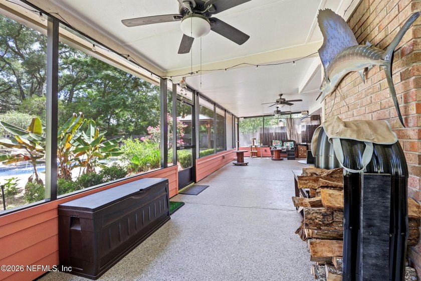 Welcome home to this beautifully maintained all-brick 3-bedroom - photo 32