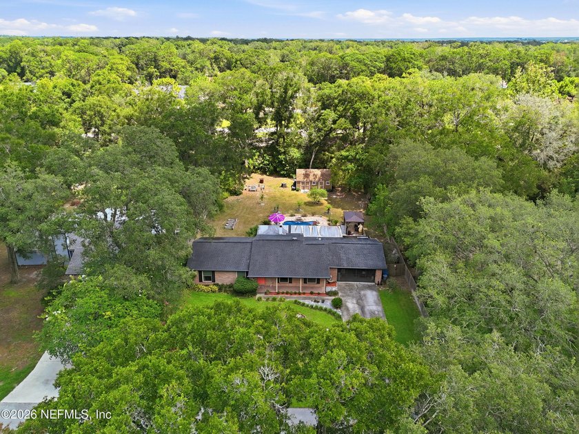 Welcome home to this beautifully maintained all-brick 3-bedroom - photo 48
