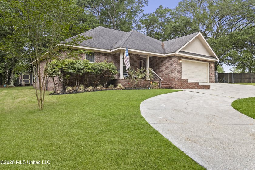 AMAZING FIND ON 5 LOTS! Discover ultimate privacy and modern - photo 2