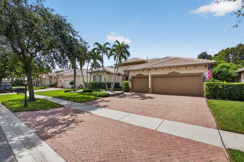 Come see this spectacularly upgraded pool home, the nicest ever - photo 2