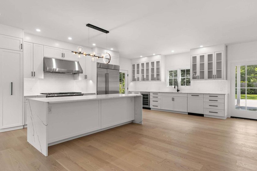 New custom home that blends modern and traditional living - photo 17