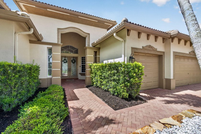 Come see this spectacularly upgraded pool home, the nicest ever - photo 7