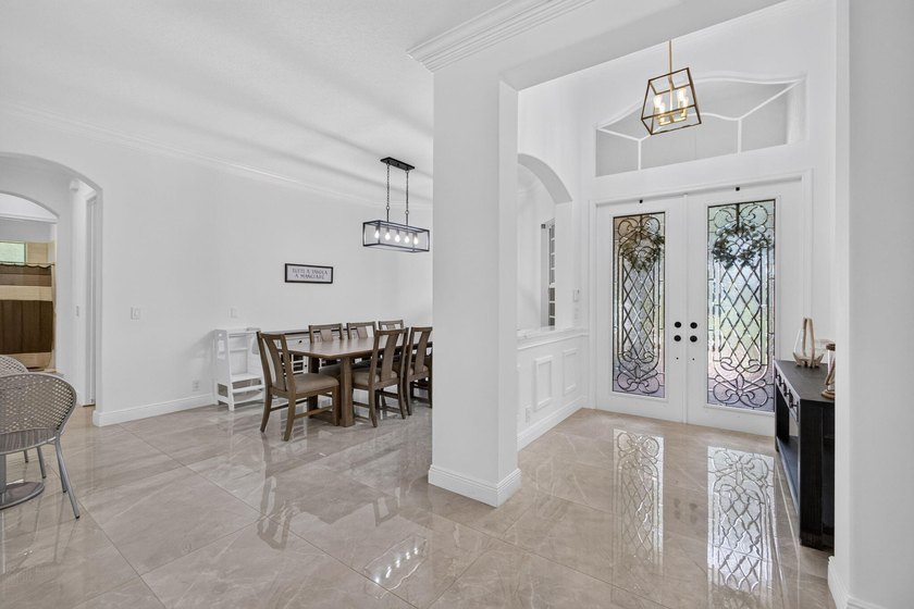Come see this spectacularly upgraded pool home, the nicest ever - photo 9
