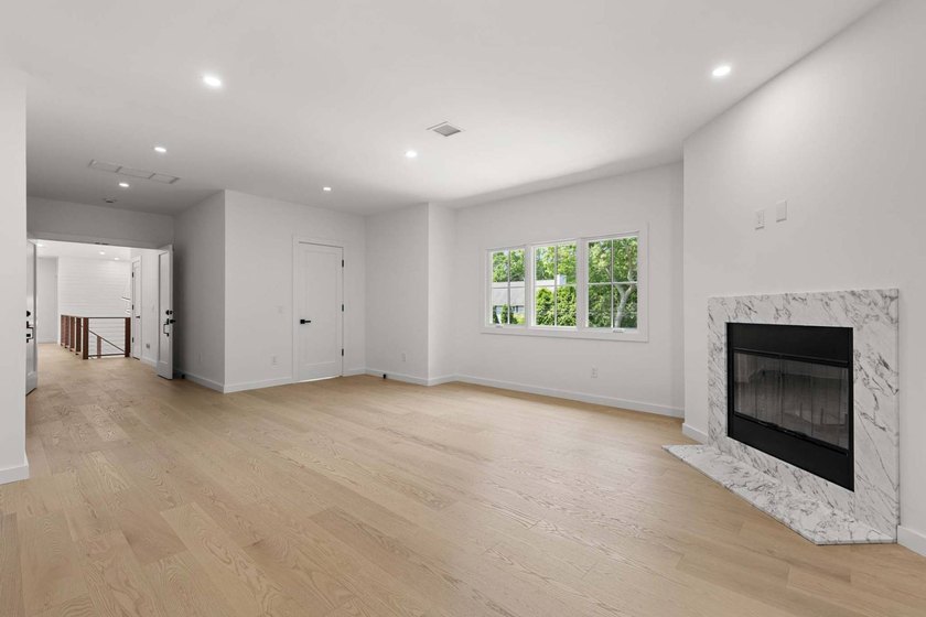 New custom home that blends modern and traditional living - photo 21