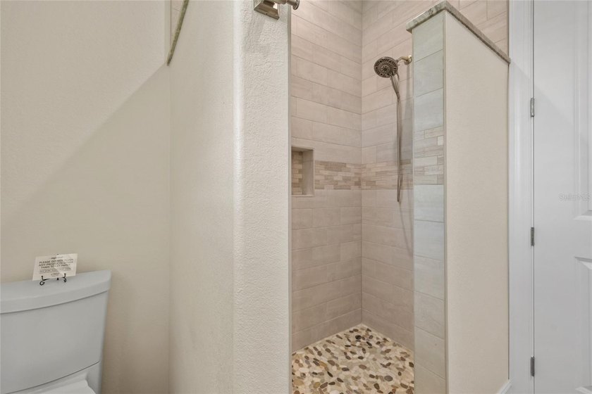 QUICK SAILBOAT ACCESS! Impressive 3-bedroom, 2.5-bath, 3-car - photo 22