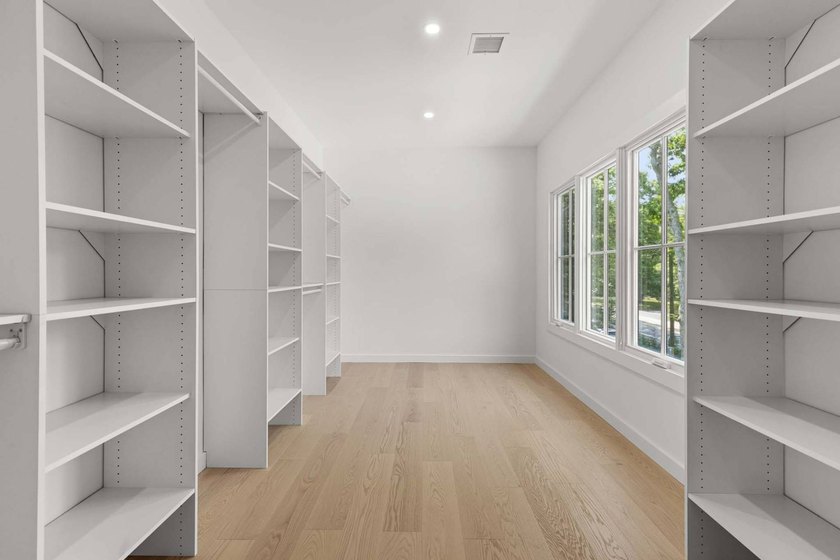 New custom home that blends modern and traditional living - photo 27