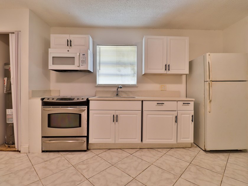 Prime investment opportunity at 3024 W Dixie Blvd, Fort Pierce! - photo 9