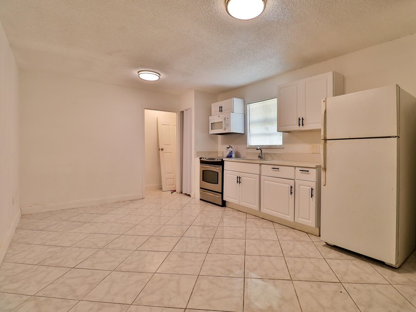 Prime investment opportunity at 3024 W Dixie Blvd, Fort Pierce! - photo 10