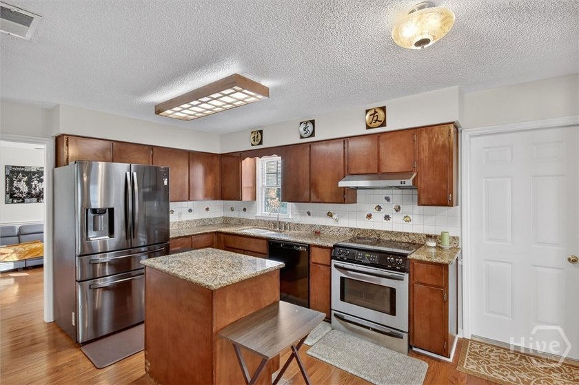 ***$5,000 seller contribution with a contract by 09/01/26*** - photo 7