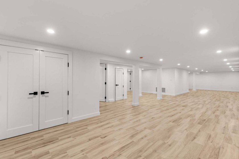 New custom home that blends modern and traditional living - photo 41