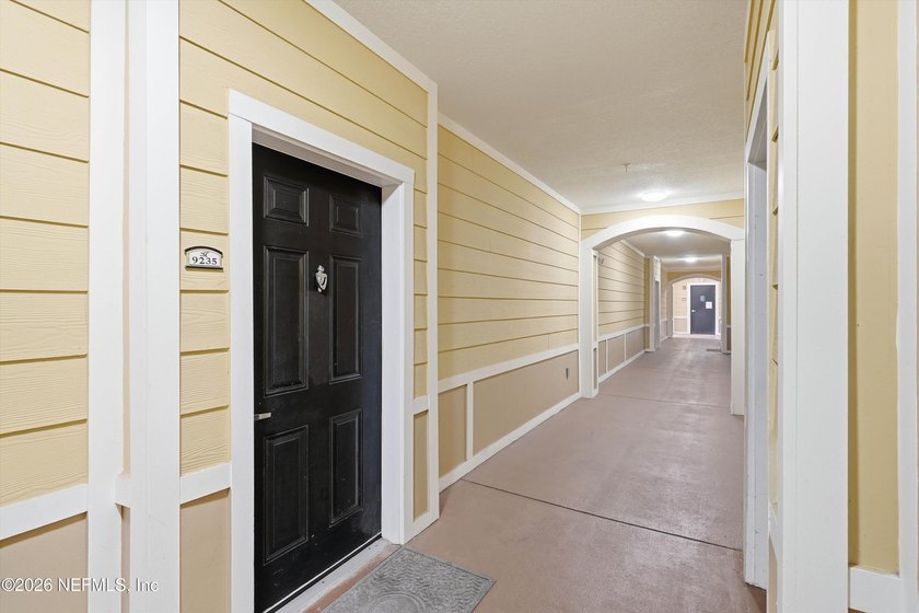 Welcome to Villa Medici - a beautifully updated condo in - photo 2