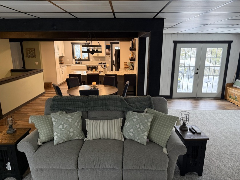 Fully remodeled 5-bedroom home on Hill Island in Cedarville with - photo 4