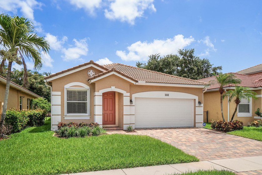 Proudly offered by the original owners, this beautifully - photo 2
