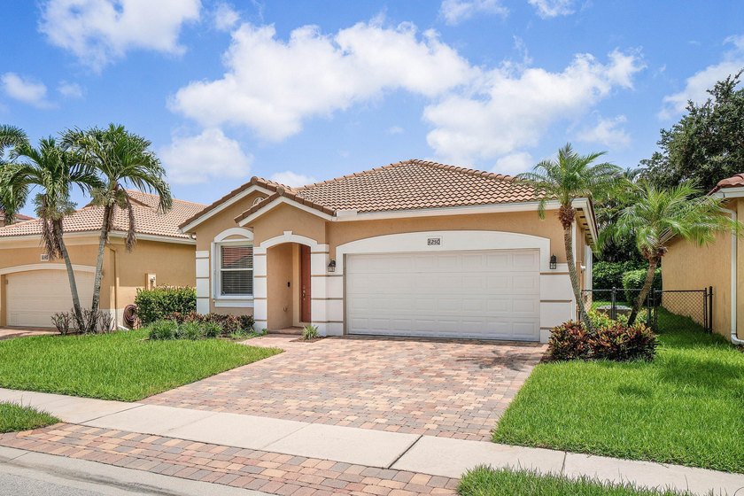 Proudly offered by the original owners, this beautifully - photo 3