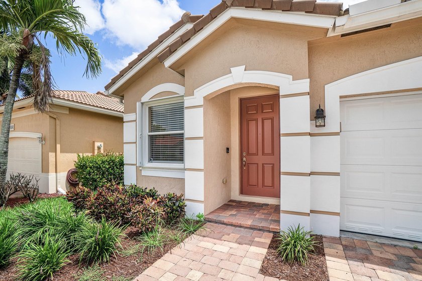 Proudly offered by the original owners, this beautifully - photo 4
