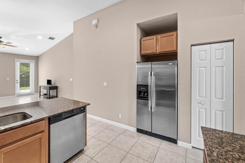 Proudly offered by the original owners, this beautifully - photo 7