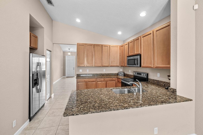 Proudly offered by the original owners, this beautifully - photo 9