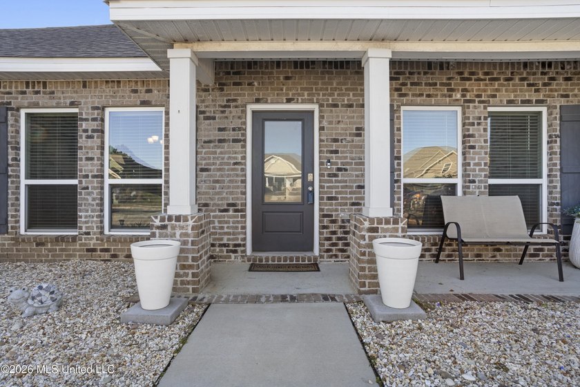 Beautiful home on a spacious community lot in the highly desired - photo 2