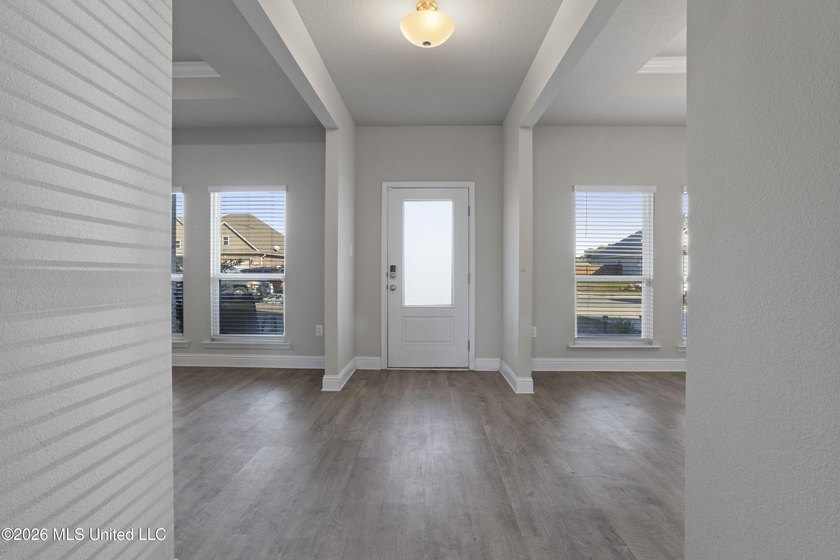 Beautiful home on a spacious community lot in the highly desired - photo 3