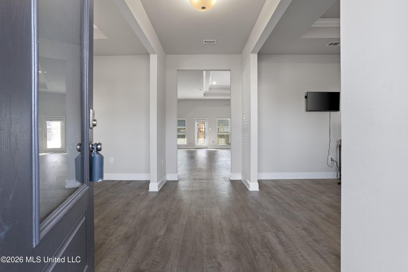 Beautiful home on a spacious community lot in the highly desired - photo 4
