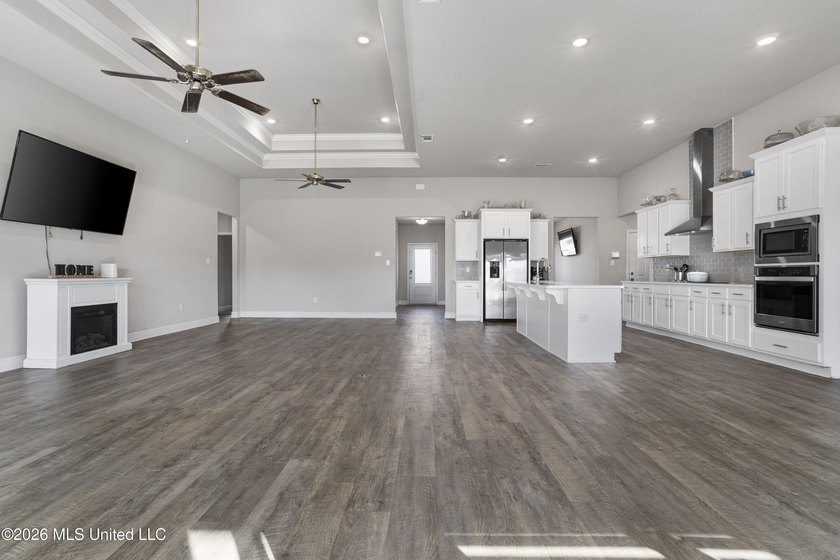 Beautiful home on a spacious community lot in the highly desired - photo 9