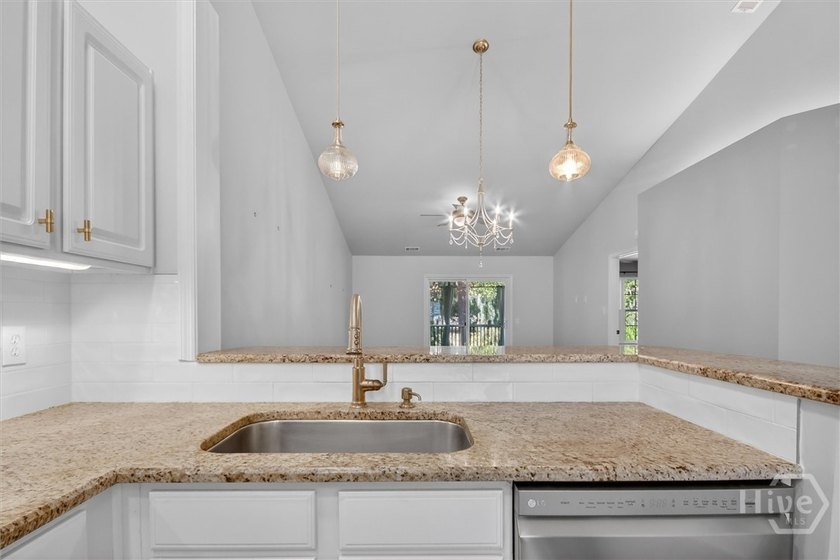 Top-Floor Privacy Meets Coastal Treehouse Living! Escape the - photo 4