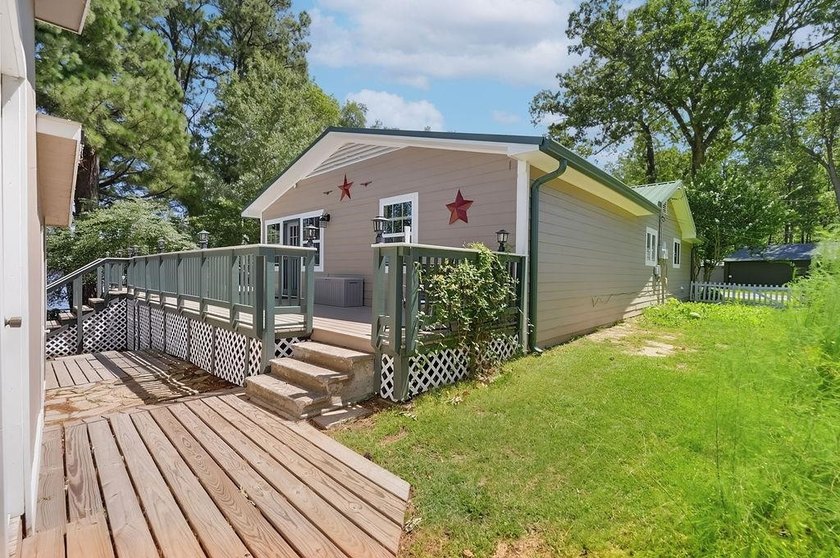 Charming lakefront home on Lone Star lake This 3 bedroom, 2 bath - photo 34