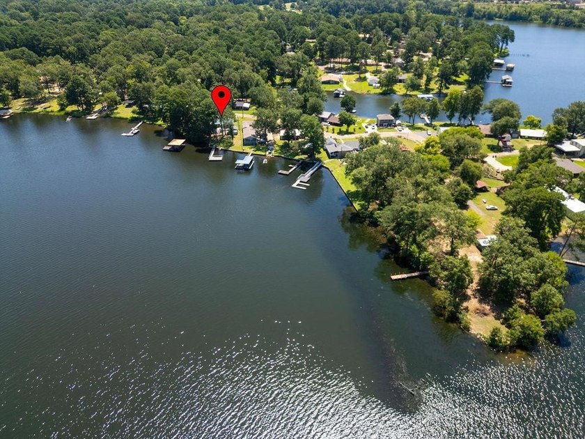 Charming lakefront home on Lone Star lake This 3 bedroom, 2 bath - photo 50