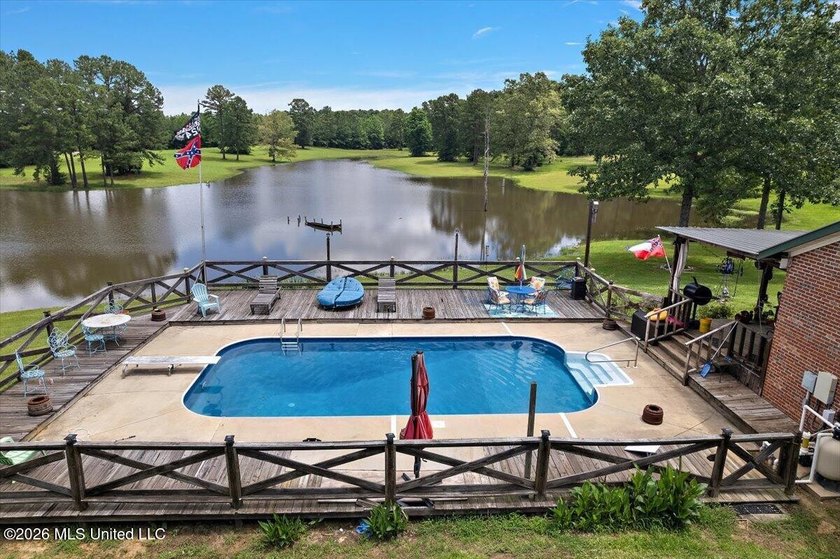 Stunning 47-Acre Country Retreat with Pond, Pool, &amp; Multiple - photo 2